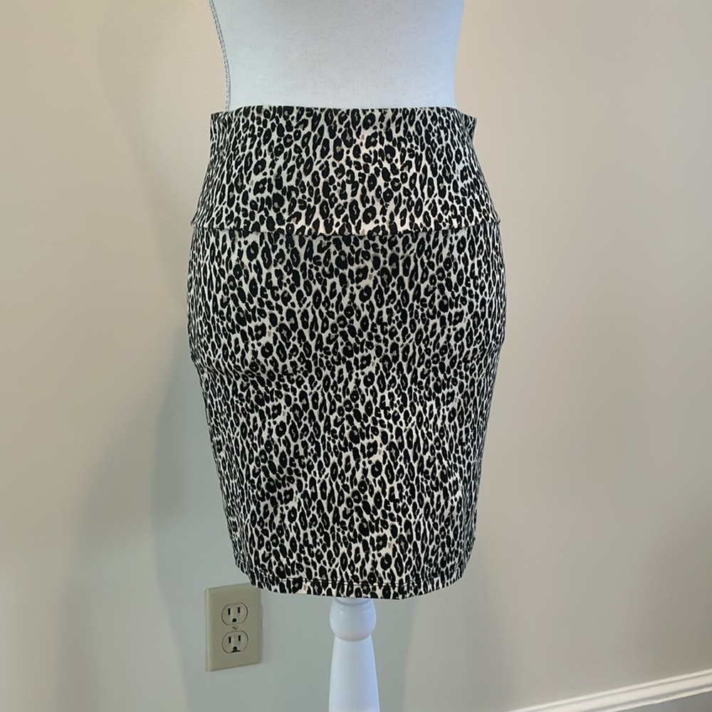 Charlotte Russe Animal Pull On Print Stretchy Skirt. Medium